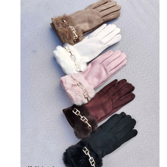 Luxe Vegan Fur Chain Decor Touchscreen Compatible Gloves - Picture 2 of 7